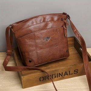 Chic Womens Saddle Bag - Stylish PU Leather Crossbody